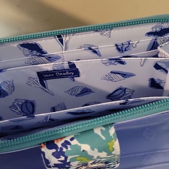 Vera Bradley RFID iconic turnkey Wallet in Shore Thing - Picture 9 of 9